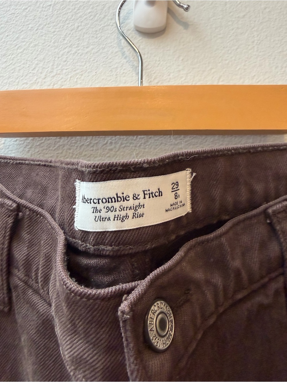 Abercrombie and fitch 90s straight high rise jean brown